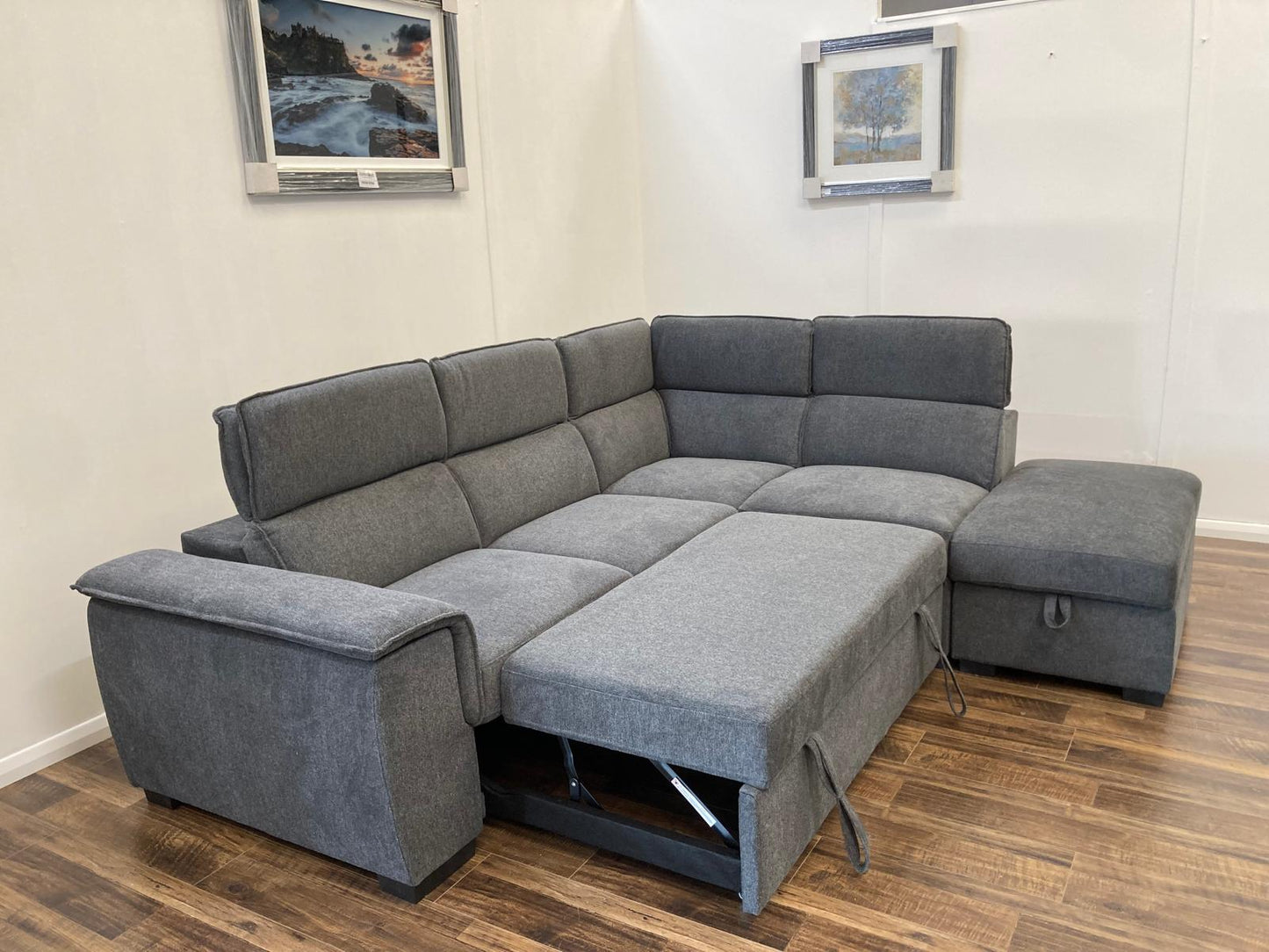 Blake Corner Suite with Pull out Bed and Ottoman - Grey