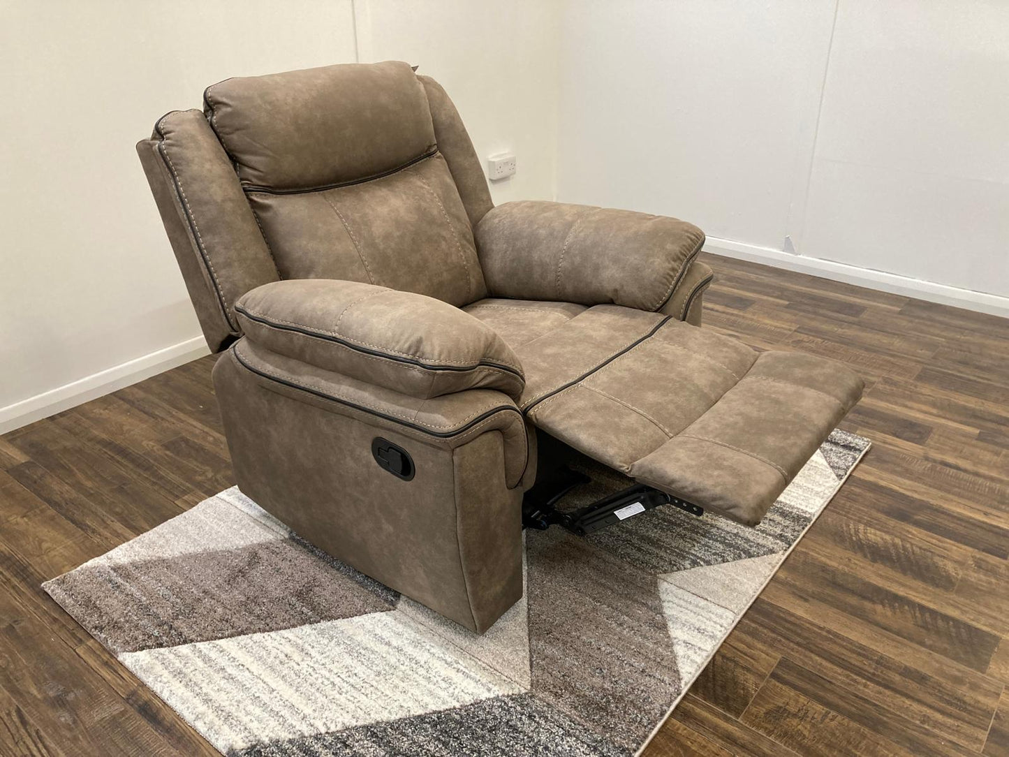 Bailey 1 Seater Manual Recliner - Brown